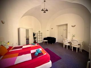 Old Town Center Just in 3 min Walk private room E - 9