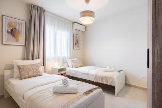 Ronin 2-Bedroom Apartment by the Sea - 7