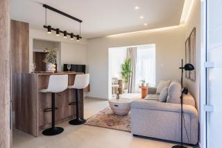 Ronin 2-Bedroom Apartment by the Sea - 2