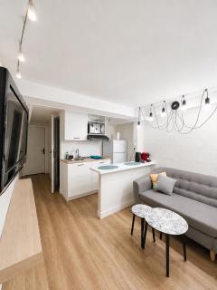 Beautiful house with garden, ideal for a large group, 9 chambres , 12 personnes - 1