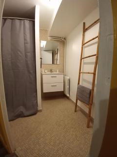 Logement privé dans maison avec parking au calme - 6