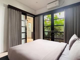Sunset Infinity Villa, 4BR with Cinema, Pool, in Canggu - 7