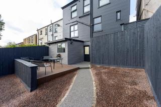Large Modern Home Nr Brecon Beacons with Secure Bike Store Sleeps 16 On Street Parking - 8