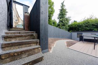 Large Modern Home Nr Brecon Beacons with Secure Bike Store Sleeps 16 On Street Parking - 3