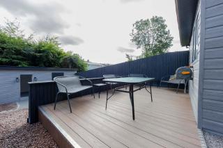 Large Modern Home Nr Brecon Beacons with Secure Bike Store Sleeps 16 On Street Parking - 1