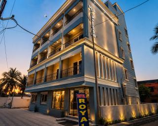 Royal Beach Inn Puri - Elite Stay Near New Marine Drive with Complimentary Breakfast - 9
