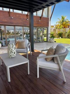Exclusive Paradise and Personalized Service - 7