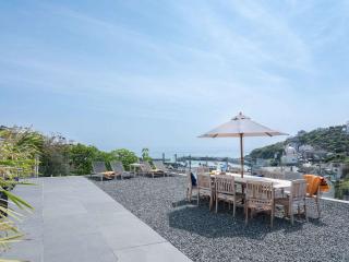Luxury Coastal Cottage with Harbour Views - 4
