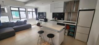 Rare Spacious 2BR in Mid-Levels - 9