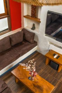 Vibrant Tropical Sanctuary, Charming 2BR Villa - 7