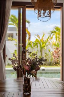 Vibrant Tropical Sanctuary, Charming 2BR Villa - 2