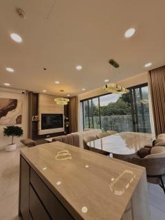 3 Bedroom Luxury Diamond Centery - Celadon City - 6