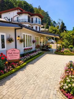 Pink hevan holiday home - 1