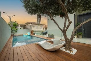 Olga Resort- Luxury Villa with Private Pool & Jacuzzi Steps from the Beach - H̱adera - 6