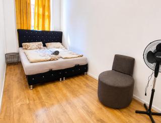 Cozy Private Rooms in 9-Bedroom Apartment Near Augarten - 8
