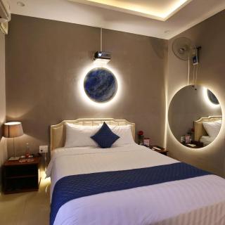 Su Su Hotel by Đào Hoa Mộng - City View - 9