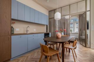 Elara Suite - 2BR for 5 - Next to the Main Station - 9