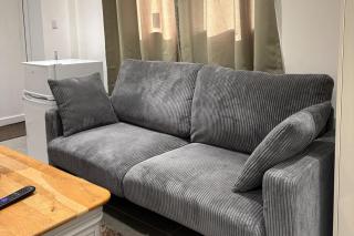 Guesthouse Sleeps 2 with Parking - 7