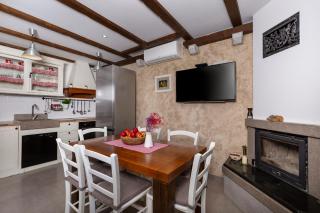 Holiday House - Old Olive - 6