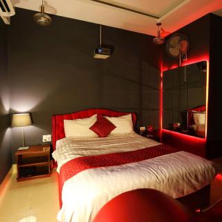 Su Su Hotel by Đào Hoa Mộng - City View - 7