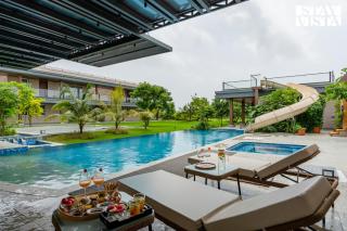 StayVista at 61 Sama with Pool, Mountain View - 7