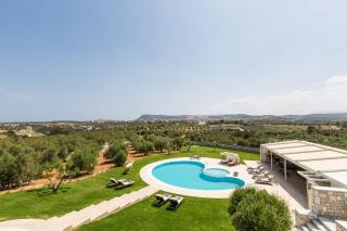 Aelia Residence, Wellness & Leisure with Heated Pool, By ThinkVilla - 4