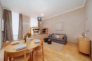 Homely Berlin - Prime Location, Historic Charm, Reading Nook - 0