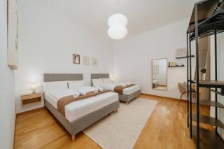 Homely Berlin - Prime Location, Historic Charm, Reading Nook - 6