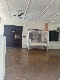 Leah House - 4