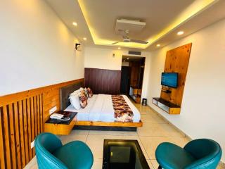 The Pine Woods - A Four Star Luxury Resort In Mussoorie Near JW Marriott - 9