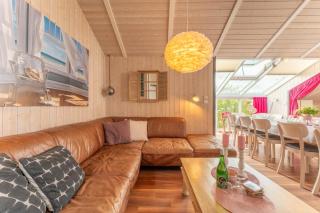 12 Personen Familienferienhaus mit Sauna, Whirlpool, zwei Duschen und Toiletten, Kaminofen und Kanu in 1. Reihe zum See mit wundervollem Seeblick in Otterndorf - 5