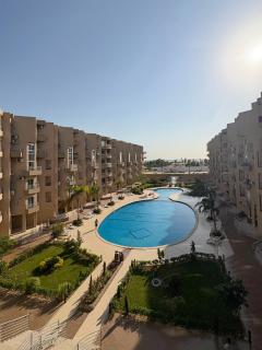 Seafront 2-Bed Apartment, Pool & Red Sea Views - 0