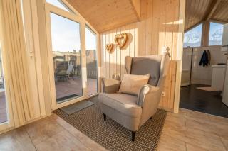 Kinderfreundliches 5 Personen Wellnessferienhaus Treibholz mit zwei Duschen und Toiletten, Sauna, Whirlpool, Kaminofen, Wintergarten und Kanu in Otterndorf - 2
