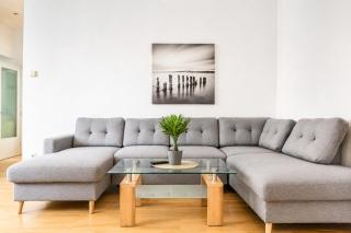 Welcoming 2BR & 1LR Budget Apartment well connected Ideal for Long stays - 8
