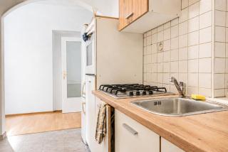 Welcoming 2BR & 1LR Budget Apartment well connected Ideal for Long stays - 6