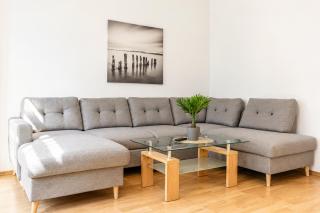 Welcoming 2BR & 1LR Budget Apartment well connected Ideal for Long stays - 2
