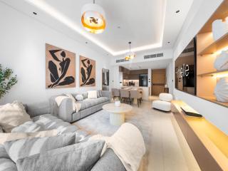Relax & Shop 3BDR Apartment by Circle Mall - 0
