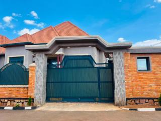 KGL Safaris B&B - 0