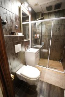 Modern 2BR Near City Park with AC & Free Parking - 5