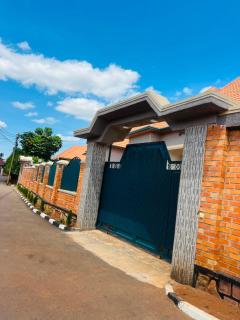 KGL Safaris B&B - 5