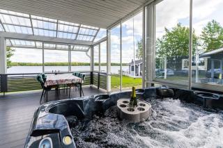 Aurora Riverside Cabin - Private Hot Tub&Fire Pit - 9