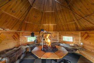 Aurora Riverside Cabin - Private Hot Tub&Fire Pit - 4