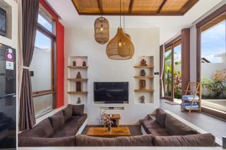Vibrant Tropical Sanctuary, Charming 2BR Villa - 0