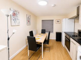 Modern Private Self Contained With Free Parking Near City Hospital - 2