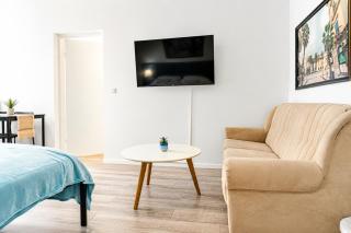 Comfy 3BR Apt For Long Stays & Budget Friendly - 4