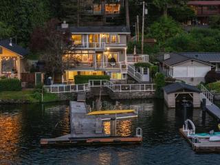 Lake Samish Retreat - 0
