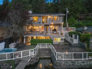 Lake Samish Retreat - 4