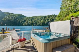 Lake Samish Retreat - 9