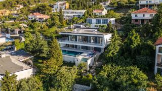 Sunrise - The Twin Villa by PikHost - 2
