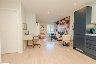 Apartment 7 Church House by Guestz - 5